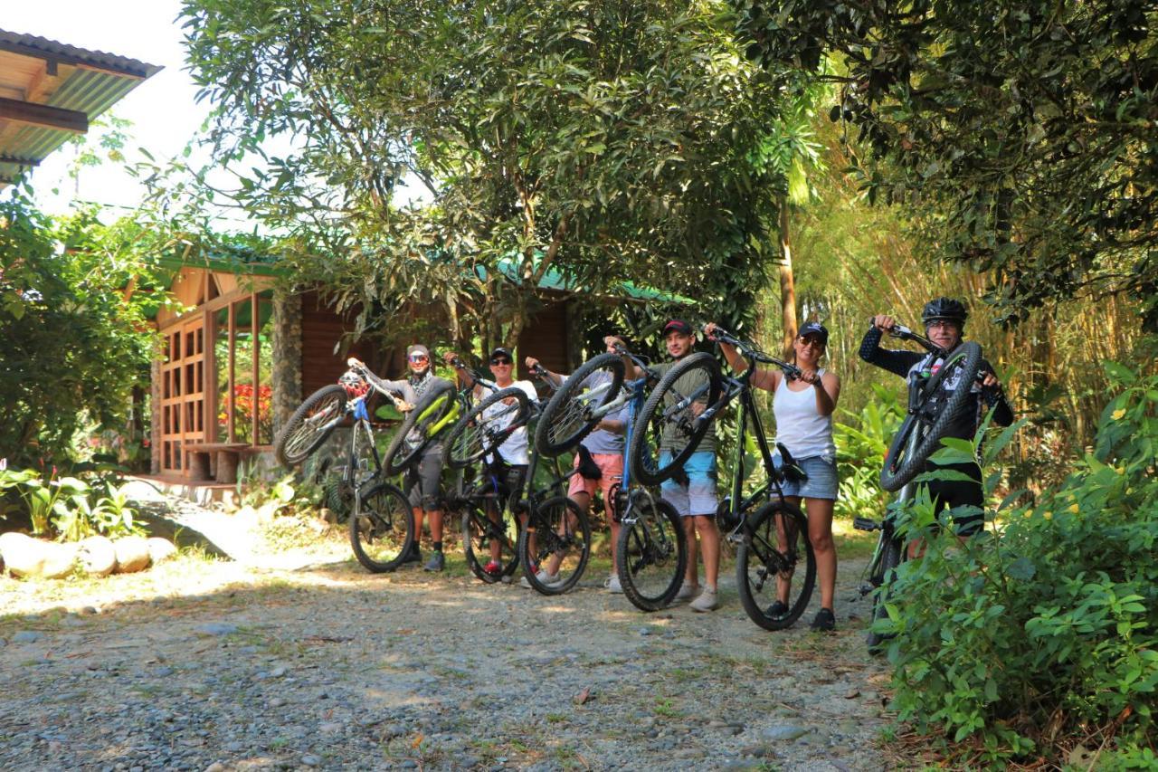 Oro Y Luna Lodge Carlos Julio Arosemena Tola Kültér fotó